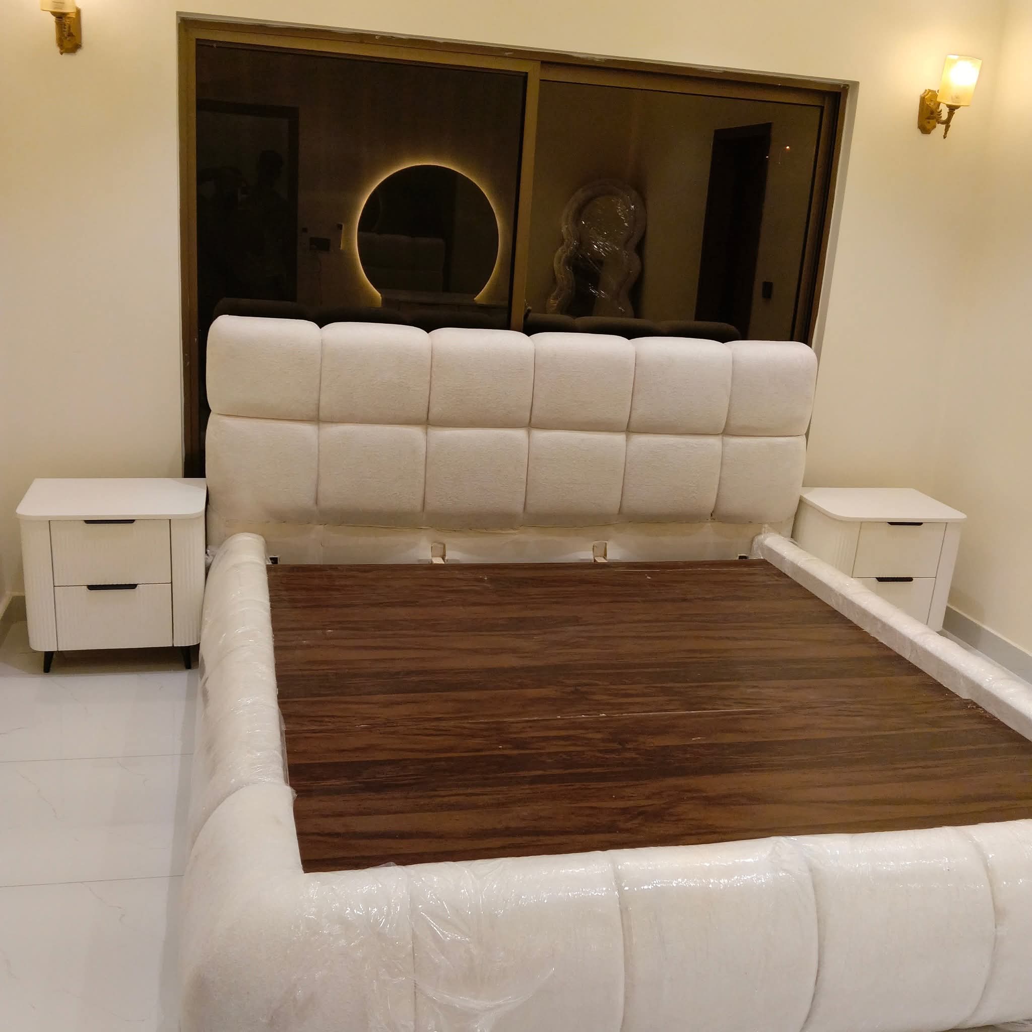 Luxury Modern Bedroom Set – Deco Finish Collection - View 2