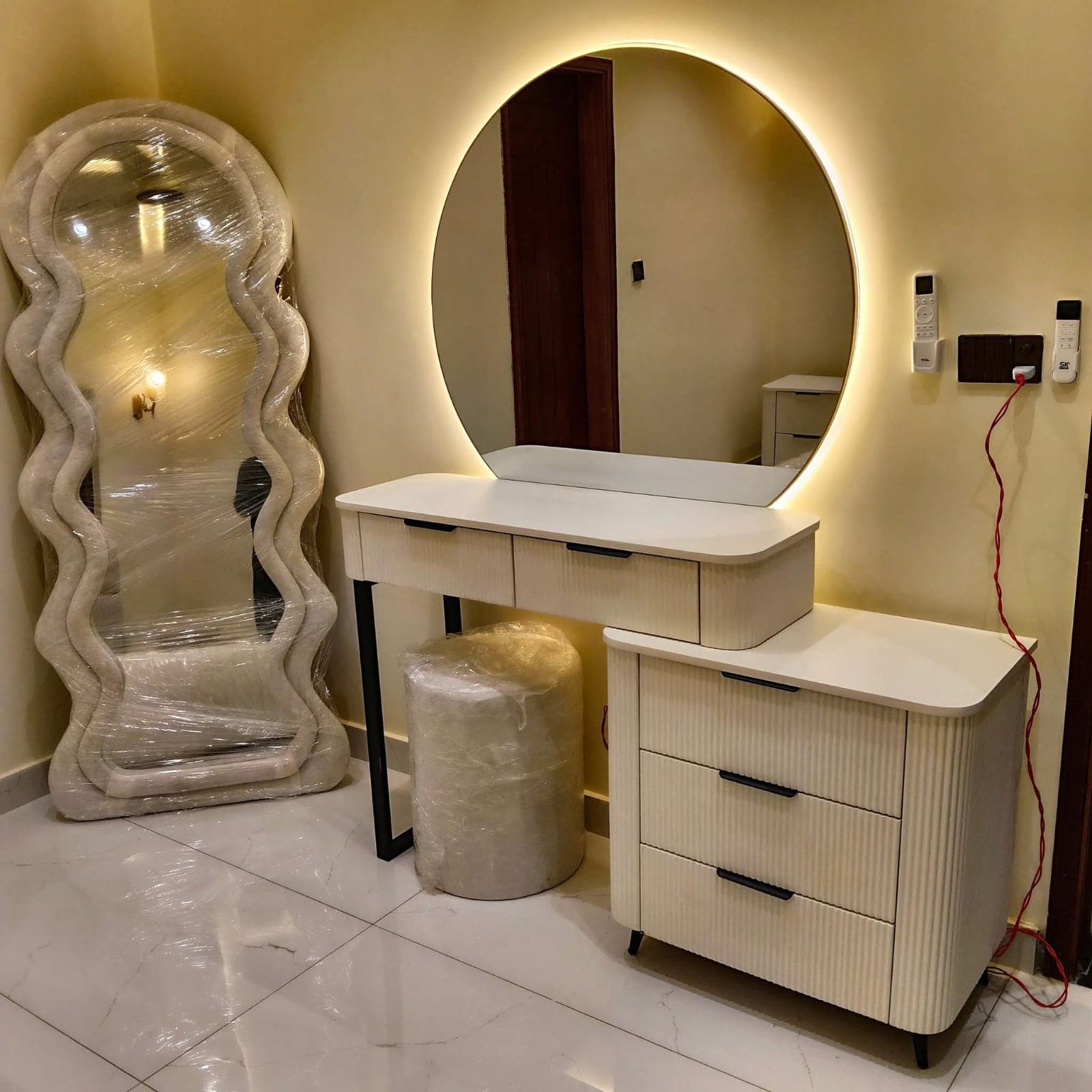 Luxury Modern Bedroom Set – Deco Finish Collection - View 3