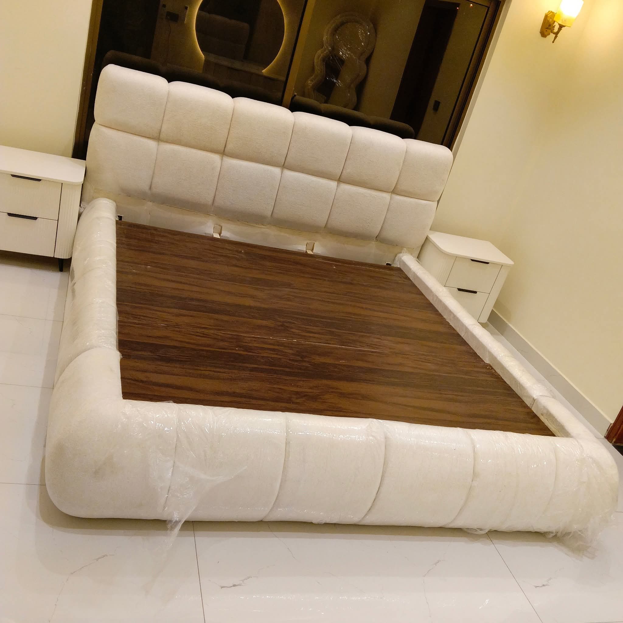 Luxury Modern Bedroom Set – Deco Finish Collection - View 4