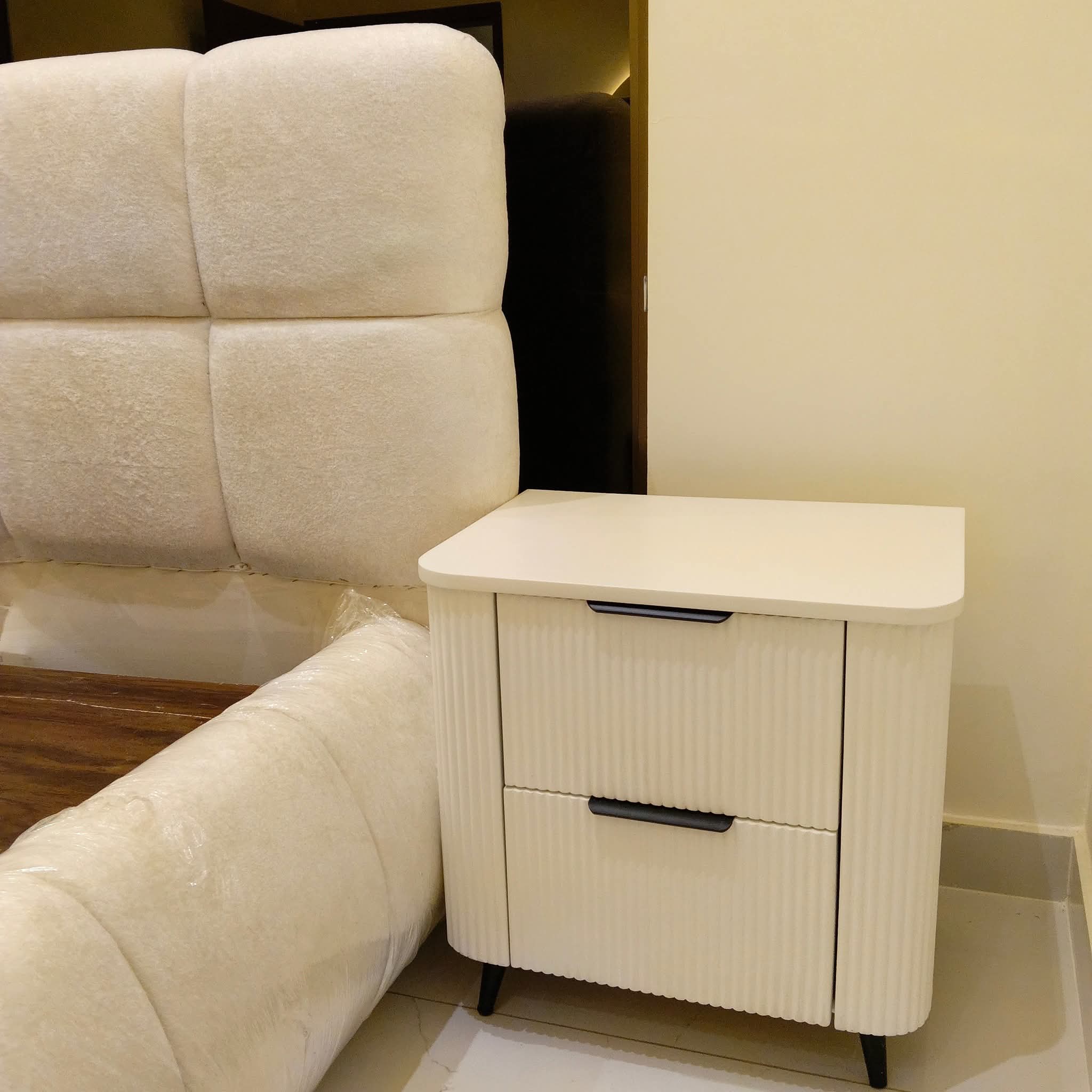 Luxury Modern Bedroom Set – Deco Finish Collection - View 6